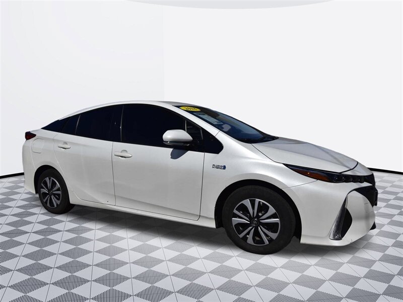 2017 Toyota Prius Prime Premium   - Photo 5 - Midway City, CA 92655