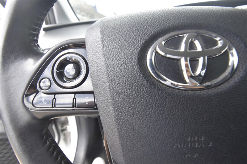 2022 Toyota Prius Nightshade   - Photo 11 - Midway City, CA 92655