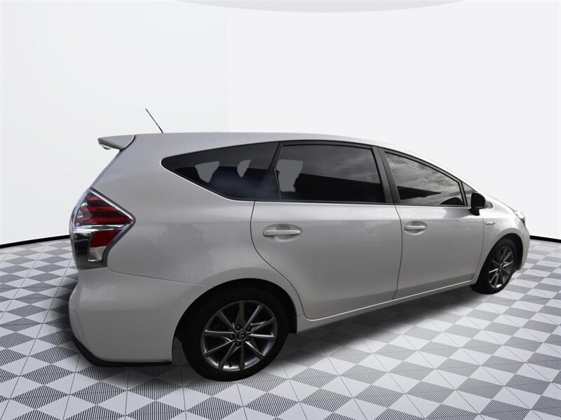 2012 Toyota Prius v Five - Photo 4 - Midway City, CA 92655