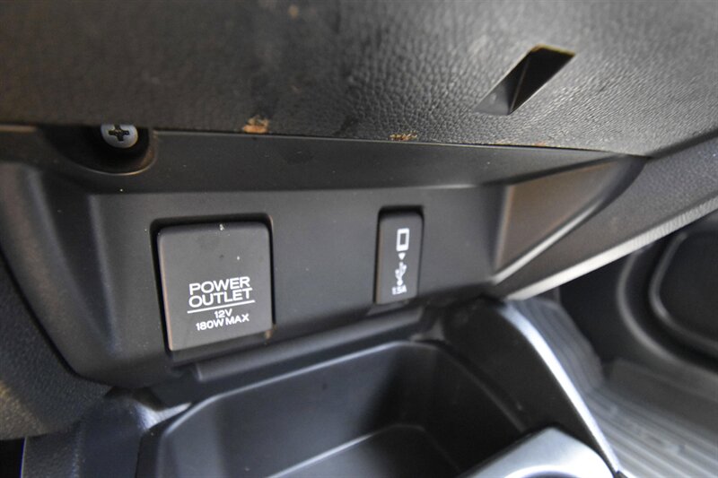 2018 Honda Fit Sport   - Photo 10 - Midway City, CA 92655