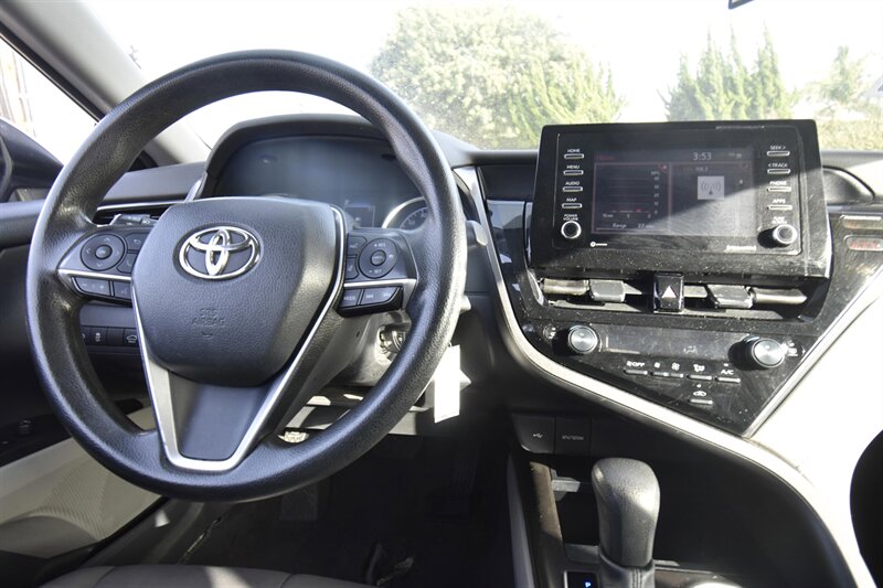 2022 Toyota Camry LE   - Photo 8 - Midway City, CA 92655