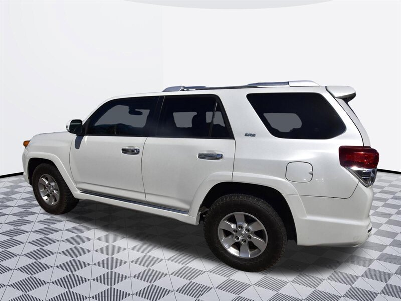 2012 Toyota 4Runner SR5   - Photo 6 - Midway City, CA 92655