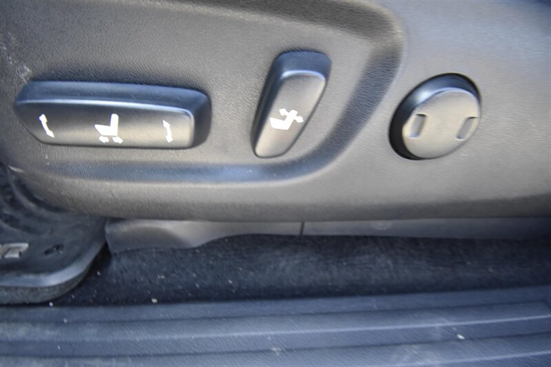 2012 Toyota 4Runner SR5   - Photo 11 - Midway City, CA 92655