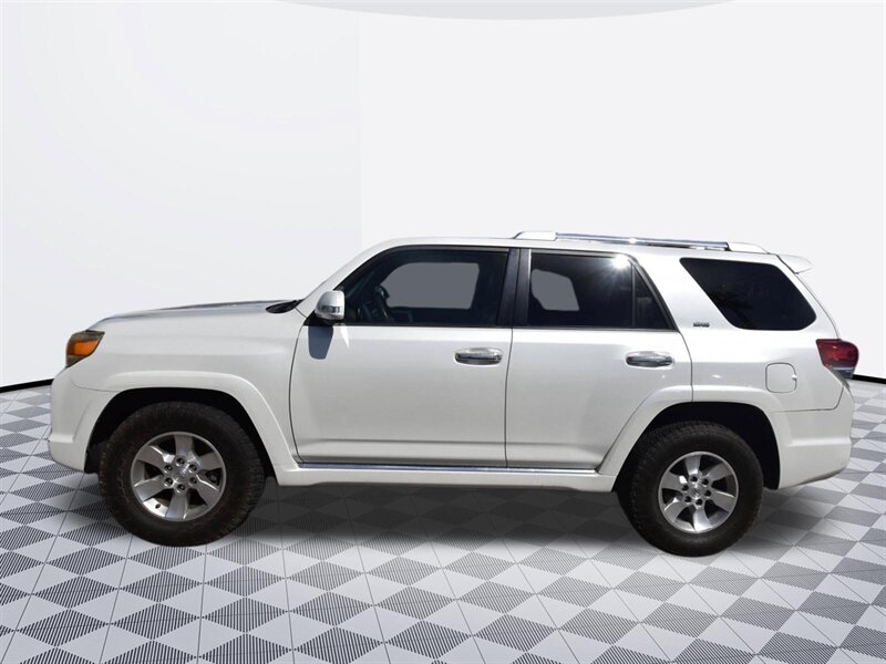 2012 Toyota 4Runner SR5   - Photo 4 - Midway City, CA 92655