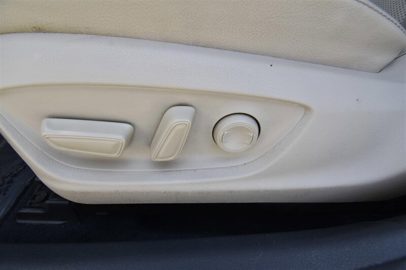 2020 Toyota Camry XLE   - Photo 14 - Midway City, CA 92655