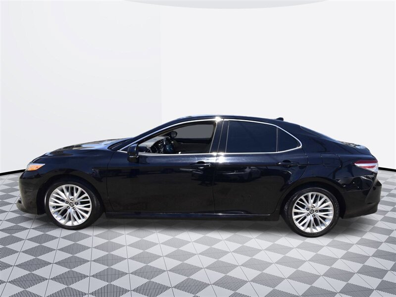 2020 Toyota Camry XLE   - Photo 4 - Midway City, CA 92655