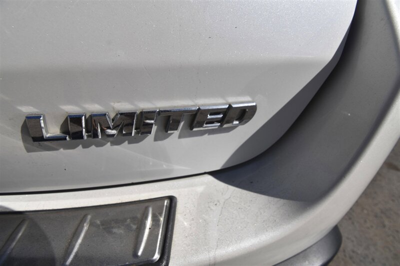 2015 Toyota Highlander Limited   - Photo 8 - Midway City, CA 92655