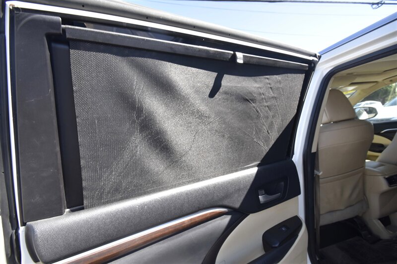 2015 Toyota Highlander Limited   - Photo 19 - Midway City, CA 92655