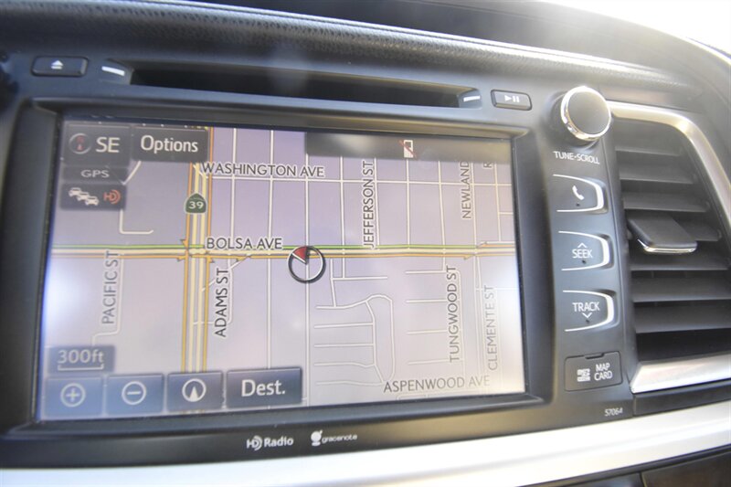 2015 Toyota Highlander Limited   - Photo 2 - Midway City, CA 92655