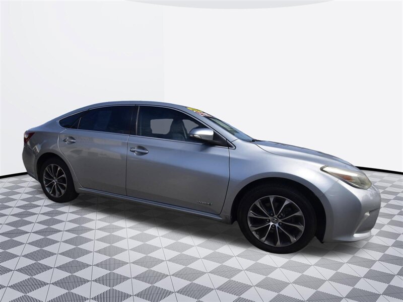 2016 Toyota Avalon Hybrid XLE Premium  