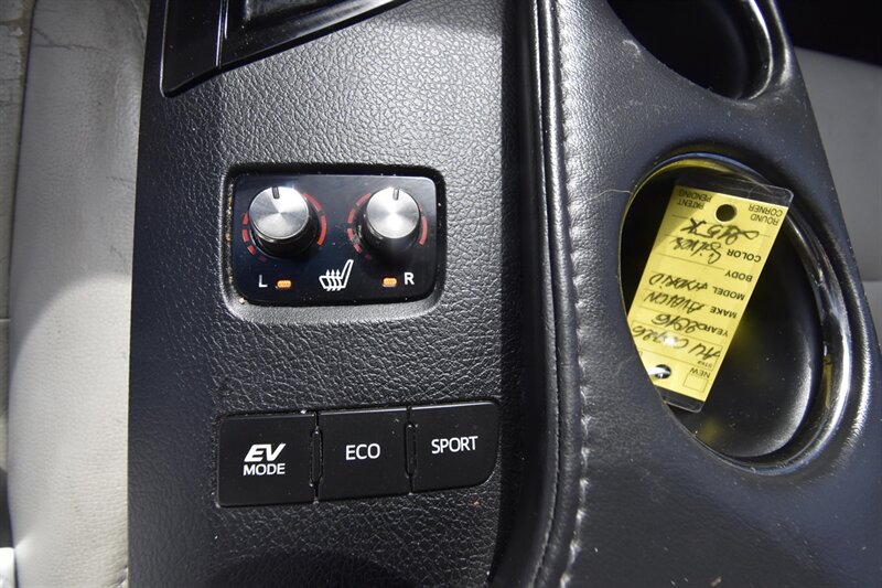 2016 Toyota Avalon Hybrid XLE Premium - Photo 11 - Midway City, CA 92655