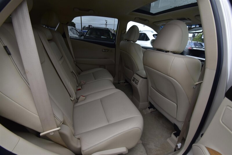 2015 Lexus RX 450h NAVIGATION - Photo 14 - Midway City, CA 92655