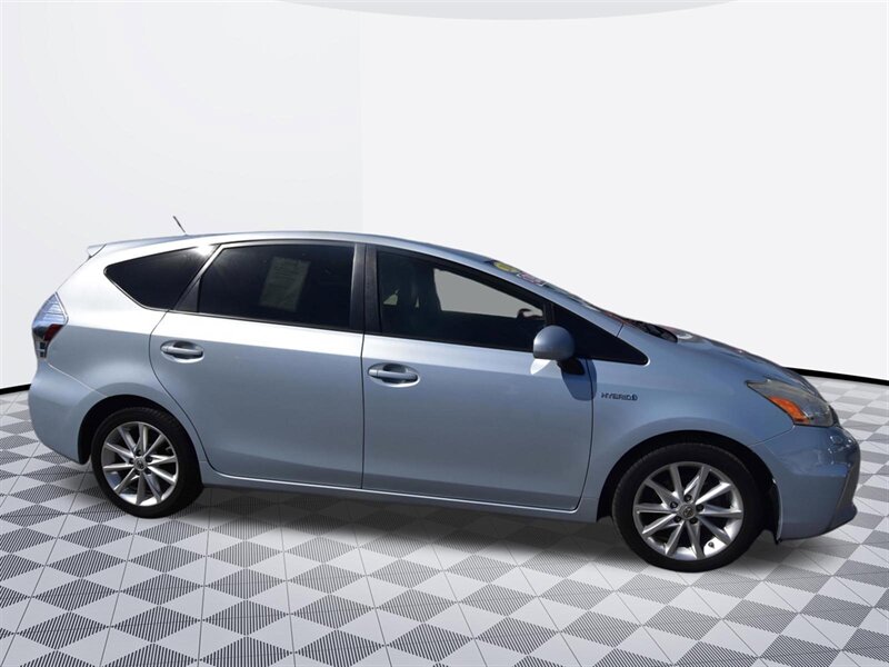 2014 Toyota Prius v Five - Photo 4 - Midway City, CA 92655