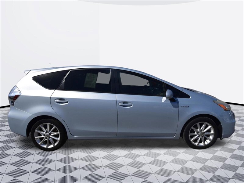 2014 Toyota Prius v Five - Photo 5 - Midway City, CA 92655
