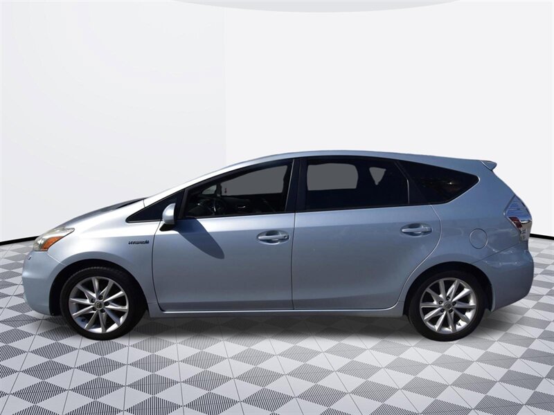 2014 Toyota Prius v Five  