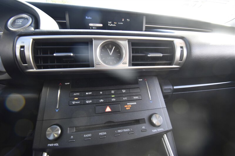 2016 Lexus IS 200t - Photo 11 - Midway City, CA 92655