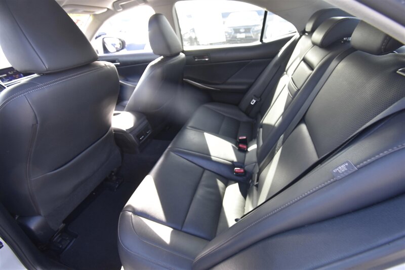 2016 Lexus IS 200t - Photo 8 - Midway City, CA 92655