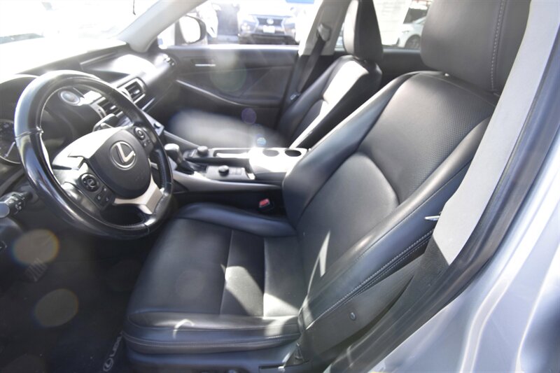 2016 Lexus IS 200t - Photo 7 - Midway City, CA 92655
