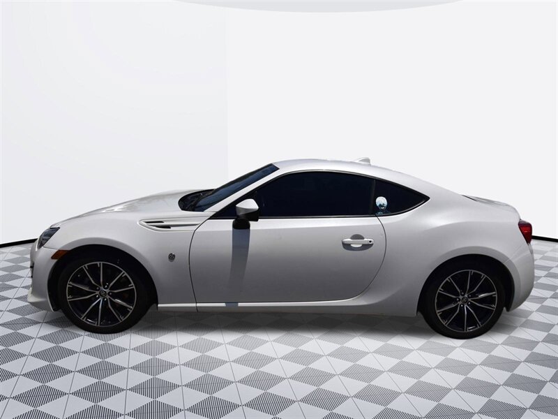 2017 Toyota 86   - Photo 4 - Midway City, CA 92655