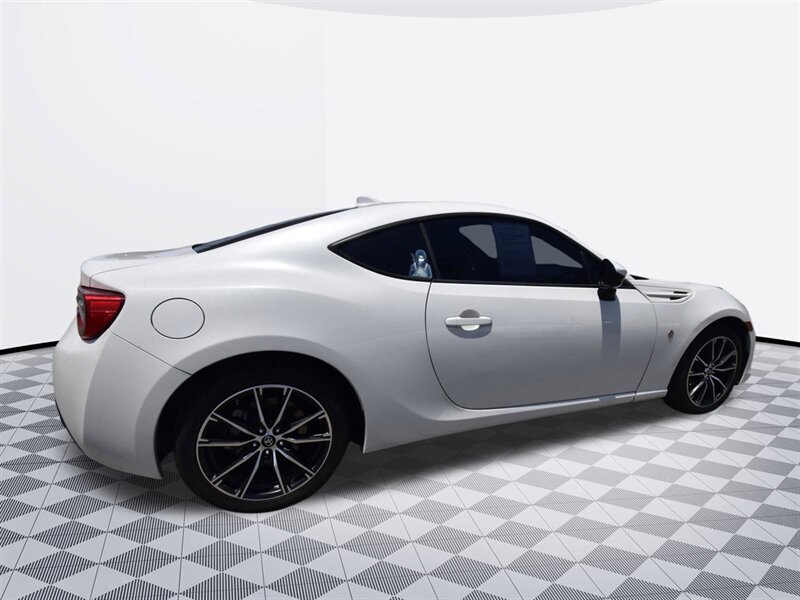 2017 Toyota 86   - Photo 5 - Midway City, CA 92655