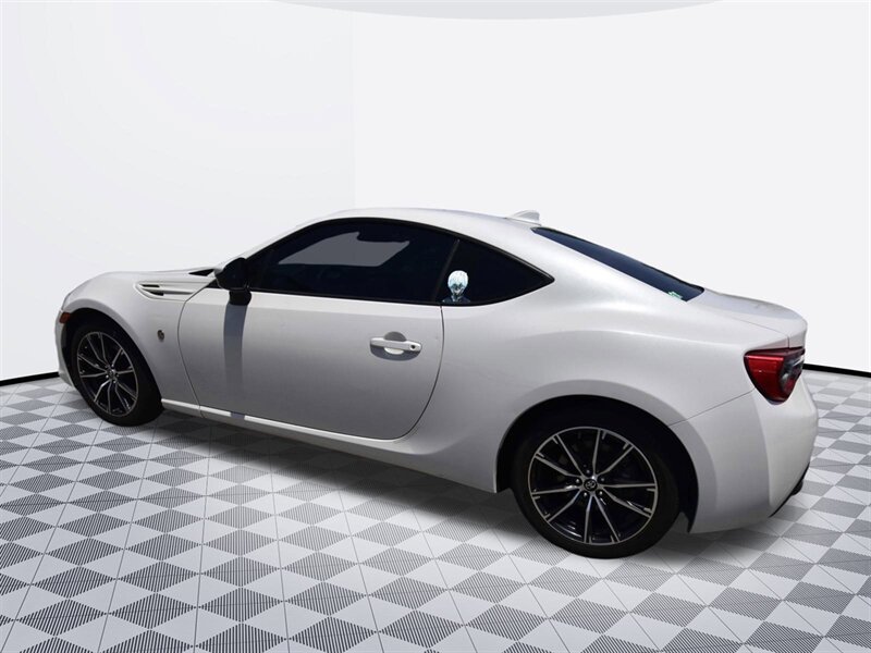 2017 Toyota 86   - Photo 6 - Midway City, CA 92655