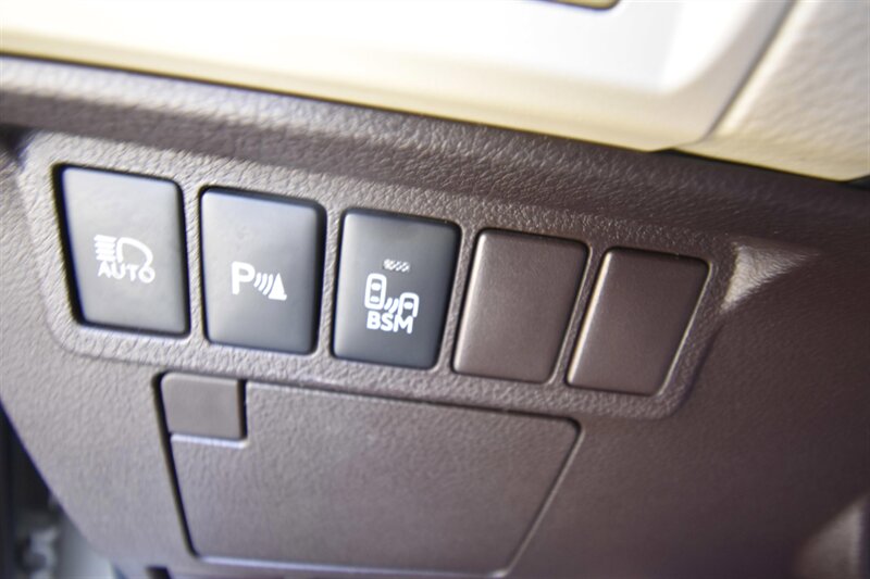 2018 Lexus ES 300h ES 300h   - Photo 15 - Midway City, CA 92655