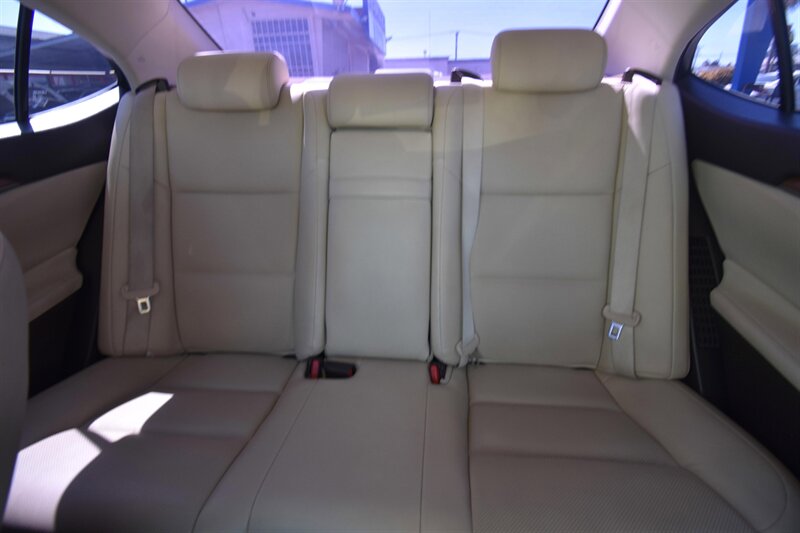 2018 Lexus ES 300h ES 300h   - Photo 11 - Midway City, CA 92655