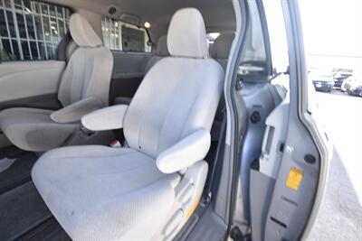 2013 Toyota Sienna LE   - Photo 9 - Midway City, CA 92655