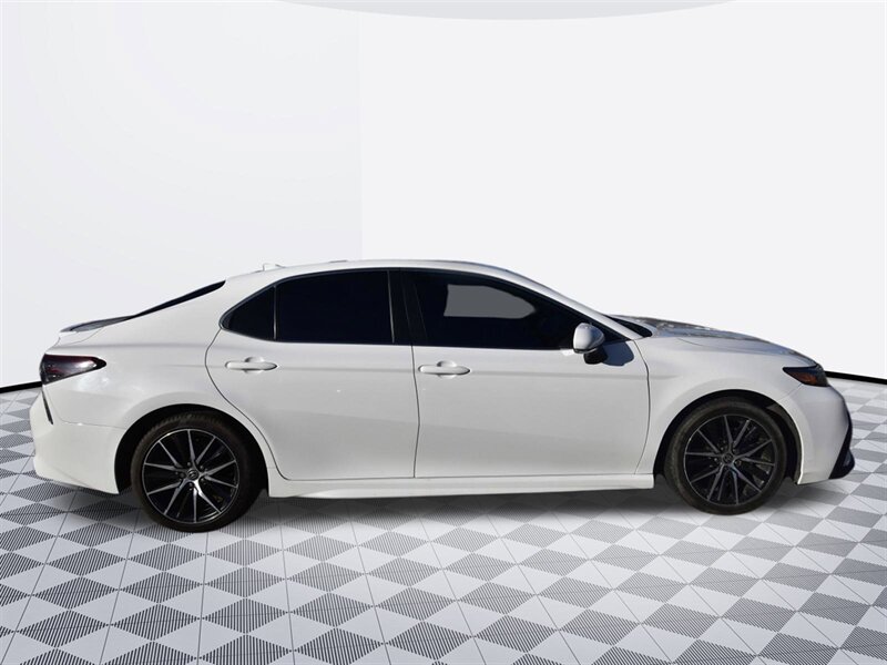 2023 Toyota Camry SE Nightshade   - Photo 5 - Midway City, CA 92655