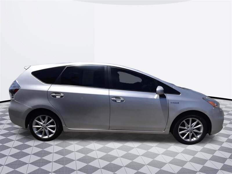 2013 Toyota Prius V Five - Photo 5 - Midway City, CA 92655