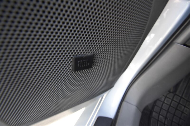 2013 Toyota Prius V Five - Photo 8 - Midway City, CA 92655