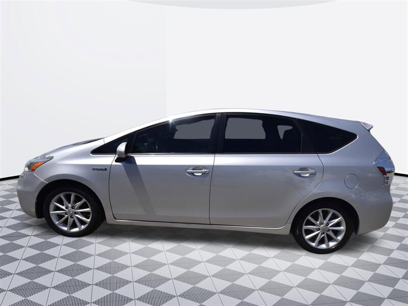 2013 Toyota Prius V Five - Photo 3 - Midway City, CA 92655