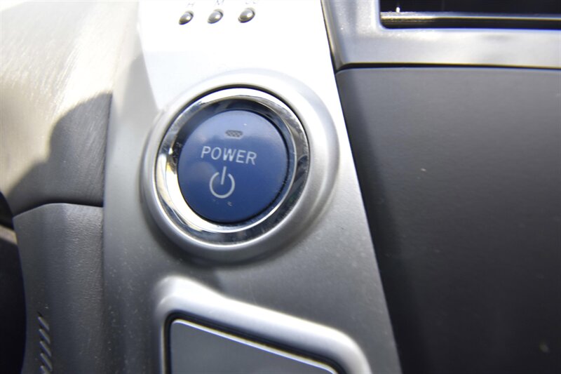 2013 Toyota Prius V Five - Photo 19 - Midway City, CA 92655