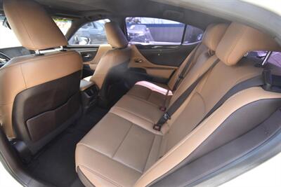 2021 Lexus ES 300h ES 300h - Photo 8 - Midway City, CA 92655
