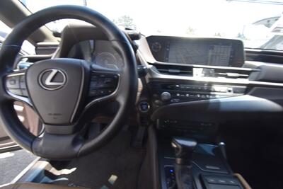 2021 Lexus ES 300h ES 300h - Photo 10 - Midway City, CA 92655