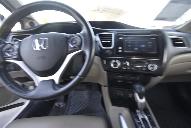 2015 Honda Civic Hybrid w/Leather   - Photo 7 - Midway City, CA 92655