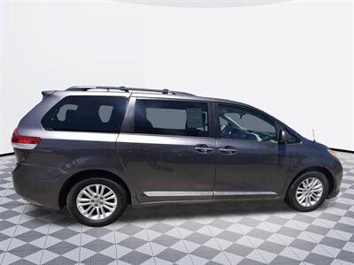 2014 Toyota Sienna XLE 7-Passenger Auto Acce - Photo 5 - Midway City, CA 92655