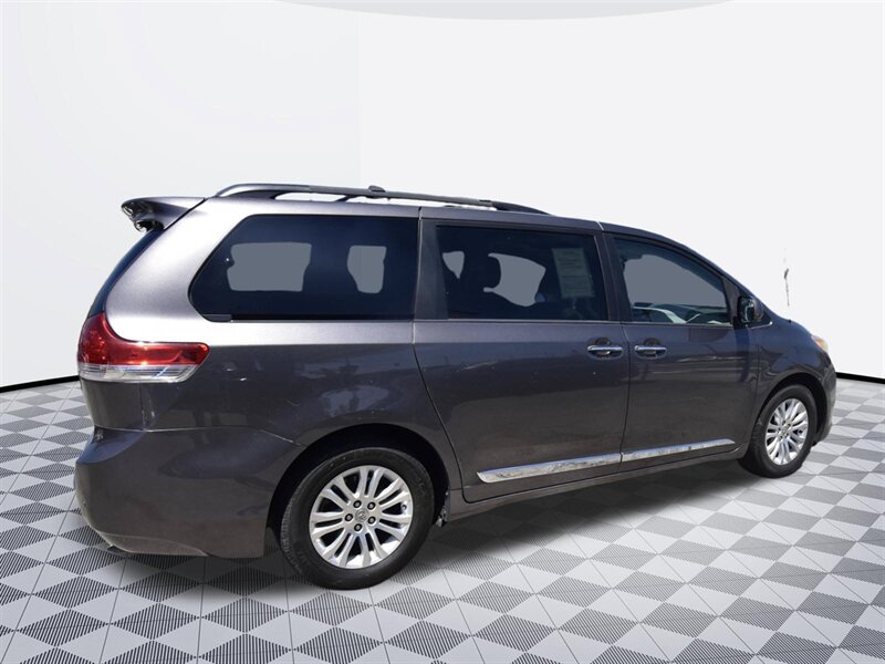 2014 Toyota Sienna XLE 7-Passenger Auto Acce - Photo 21 - Midway City, CA 92655