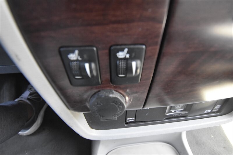 2014 Toyota Sienna XLE 7-Passenger Auto Acce - Photo 17 - Midway City, CA 92655