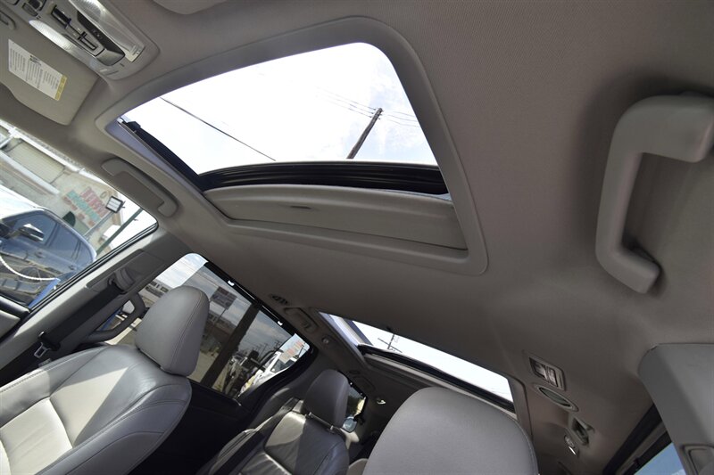 2014 Toyota Sienna Limited 7-Passenger - Photo 26 - Midway City, CA 92655