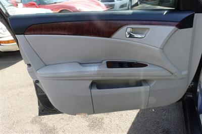 2011 Toyota Avalon Limited   - Photo 10 - Newark, NJ 07104