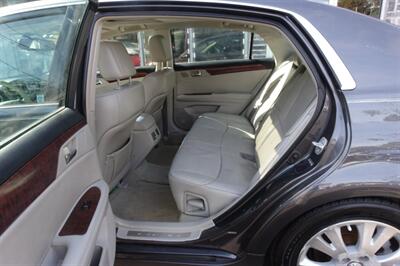 2011 Toyota Avalon Limited   - Photo 11 - Newark, NJ 07104