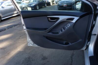 2011 Hyundai ELANTRA GL   - Photo 10 - Newark, NJ 07104