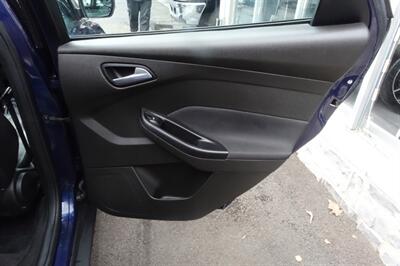 2016 Ford Focus SE   - Photo 17 - Newark, NJ 07104