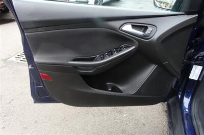 2016 Ford Focus SE   - Photo 10 - Newark, NJ 07104