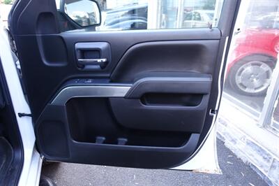 2018 Chevrolet Silverado 1500 LT   - Photo 15 - Newark, NJ 07104