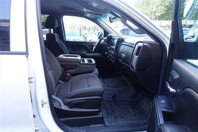 2018 Chevrolet Silverado 1500 LT   - Photo 14 - Newark, NJ 07104