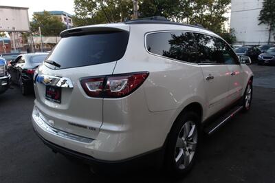2014 Chevrolet Traverse LTZ   - Photo 8 - Newark, NJ 07104