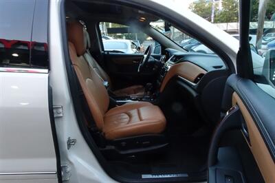 2014 Chevrolet Traverse LTZ   - Photo 15 - Newark, NJ 07104