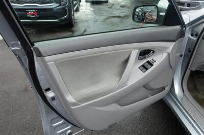 2007 Toyota Camry Hybrid   - Photo 10 - Newark, NJ 07104